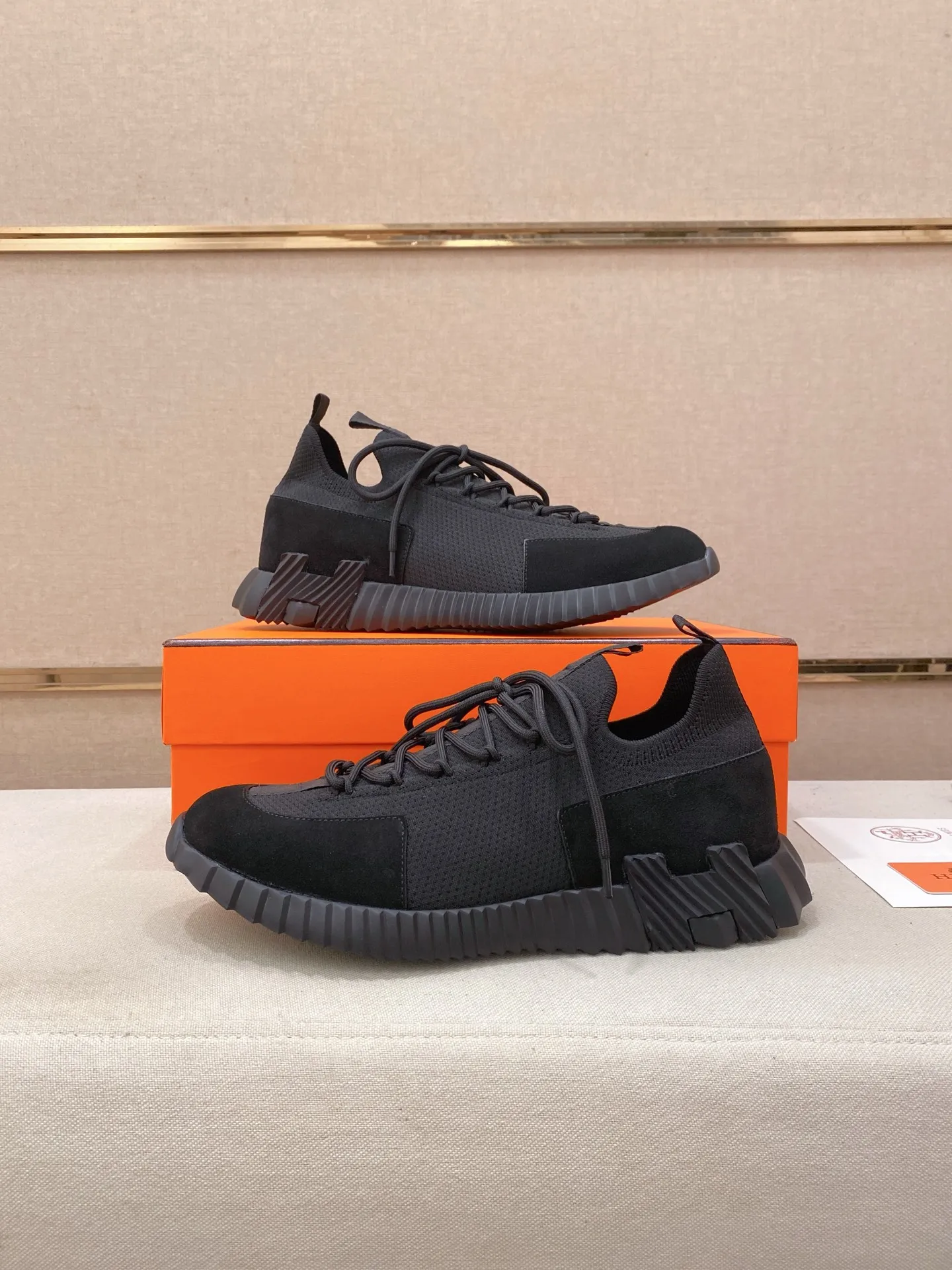 Men's clothing and shoes💰: 620💰《HERMES》【Classic Original Version】Hermès; Top 🔝 Purchasing Agency 🔍🔍Men's latest 🇺🇸 counters are on sale simultaneously, original imported from Italy ▲▲Silk cowhide with breathable fabric ▲▲ (high-end and expensive Qi·Grade) Exquisite workmanship (Italian 🇮🇹Imported water-dyed 🐂cowhide lining) Sole: Original sole provided by the original factory, ⚠️Exclusive double-layer activity·TPR·Rubber·Combined molded outsole; Super·comfortable·wear-resistant·non-slip·environmental protection The real thing is more beautiful if you take the real thing (high quality, follow the order), you can enter and exit the counter at will * Number of yards: 38·39·40·41·42·43·44# (can be customized 45.)